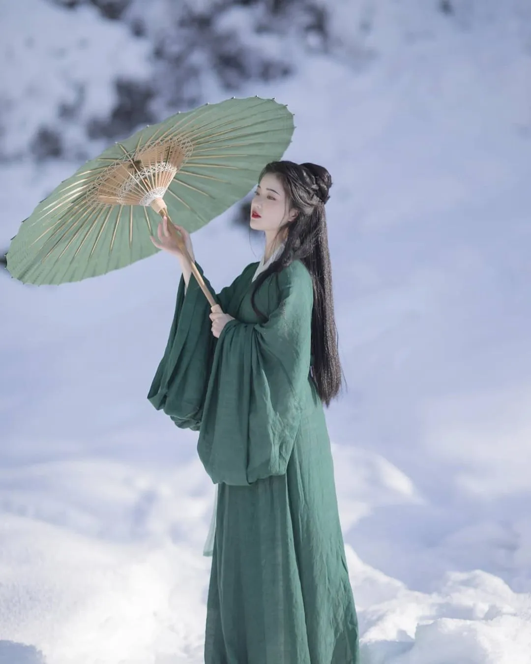 Hanfu in Han Dynasty

★Source: Xiaohongshu App
★If there is any infringement, contact to
  delete it immediately 
★Thanks for your support

#hanfu #China #Chinesestyle #culture #hanfu_challenge #hanfu_isnot_hanbok #汉服 #中華风 #古典藝術 #中國文化 #漢服 #漢服チャレンジ #ChineseGirls #中国文化 #中国汉服 #fashion#clothing#makeup#travel  #traditionalChineseclothes#traditionalChineseculture#hanfugirl #汉服小姐姐 #faceplay #Chinesehistory 中国历史#traditionalculture 传统文化#traditionalclothing 传统服饰#chineseclothing中国衣服 #TikTok #TikTokChina