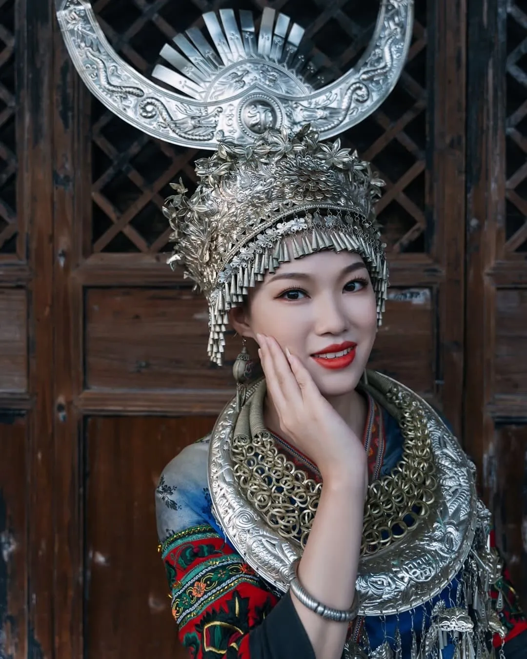 cr: 凤凰旅拍 裙子

#hmu #hmub #苗族 #miaozu #miao #少数民族 #hmongclothes #民族服饰 #中国 #苗族姑娘