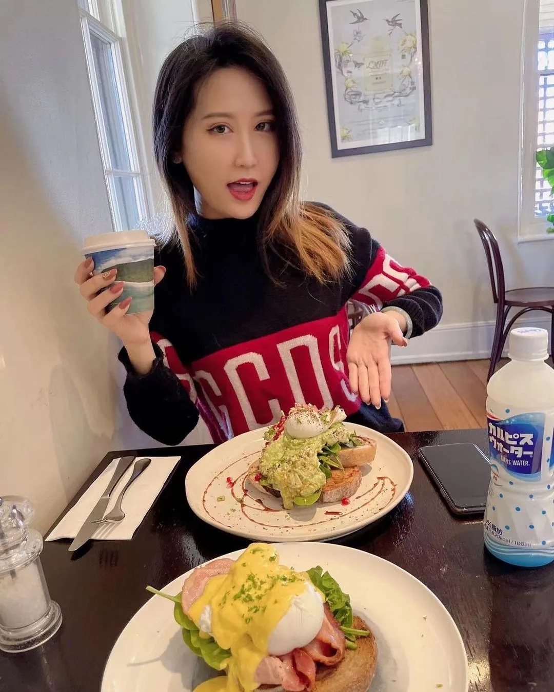 “秋天真好啊穿大大的毛衣喝热乎乎的奶茶看落日余晖吹温柔晚风这一切都温柔的刚刚好"

#sandybay #Tasmania #Hobart #breakfast #avocadotoast #winter #theduchesscafe