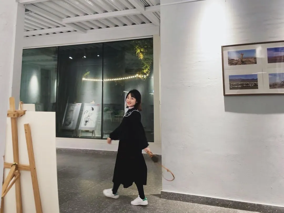 小小的我🌙
小小的快落✨
#me #girl #beibei #chongqing #instadaily #vsco #kitty #inblack #dailylife #themoment #night #citylife #instastyle