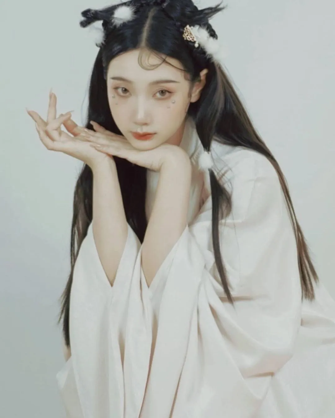 Hanfu in Ming Dynasty.

★Source: Xiaohongshu App
  734809561
★If there is any infringement, contact to
  delete it immediately 
★Thanks for your support

#hanfu #China #Chinesestyle #culture #hanfu_challenge #hanfu_isnot_hanbok #汉服 #中華风 #古典藝術 #中國文化 #漢服 #漢服チャレンジ #ChineseGirls #中国文化 #中国汉服 #fashion#clothing#makeup#travel  #traditionalChineseclothes#traditionalChineseculture#hanfugirl #汉服小姐姐 #faceplay #Chinesehistory 中国历史#traditionalculture 传统文化#traditionalclothing 传统服饰#chineseclothing中国衣服 #民族服饰