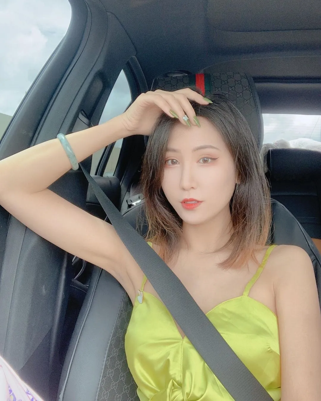 美女拍照自我修养 脚艺人

#selfie  #脚艺人 #anxin