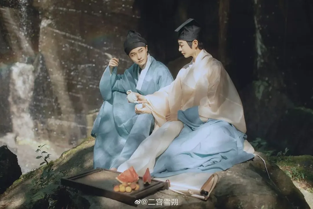 中国🇨🇳汉服
来源：weibo二宫雪朔
#China#Chinese_style #chinese#中国传统#傳統文化#中華風#漢服#漢服日常  #汉服#汉服挑战#汉服摄影 #ChineseCostume #漢服チャレンジ#Chinese_style #中国风#中国#ChineseCostume#chinesefashion #ChineseCulture #ChinaStory#Chinese_culture #hanfu_challenge #hanfu#lgbtq #summer #hydrangeafashion  #outfitoftheday  #hanfugirl #hanfuboy #douyin#tiktok #fashion