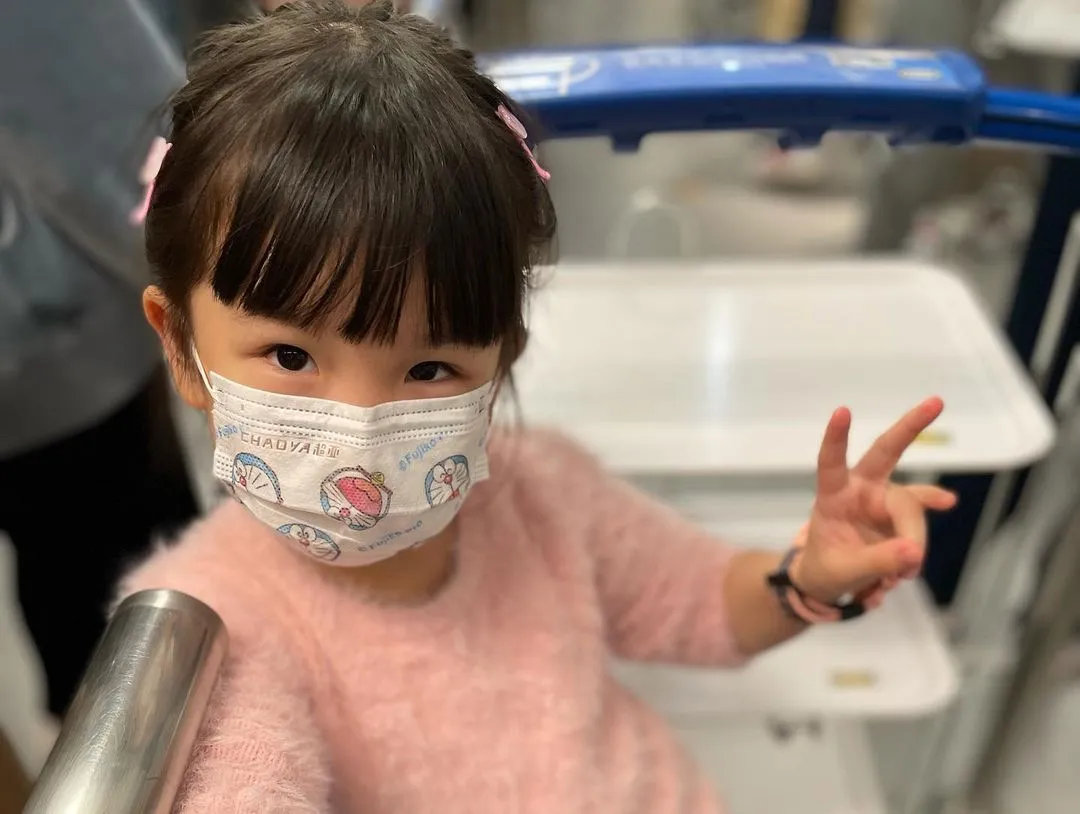 和磨人的小妖精去买布置圣诞的装饰品，迫不及待回家马上打扮圣诞树🎄😄玩足一整天🥲精力依然那么旺盛🥲