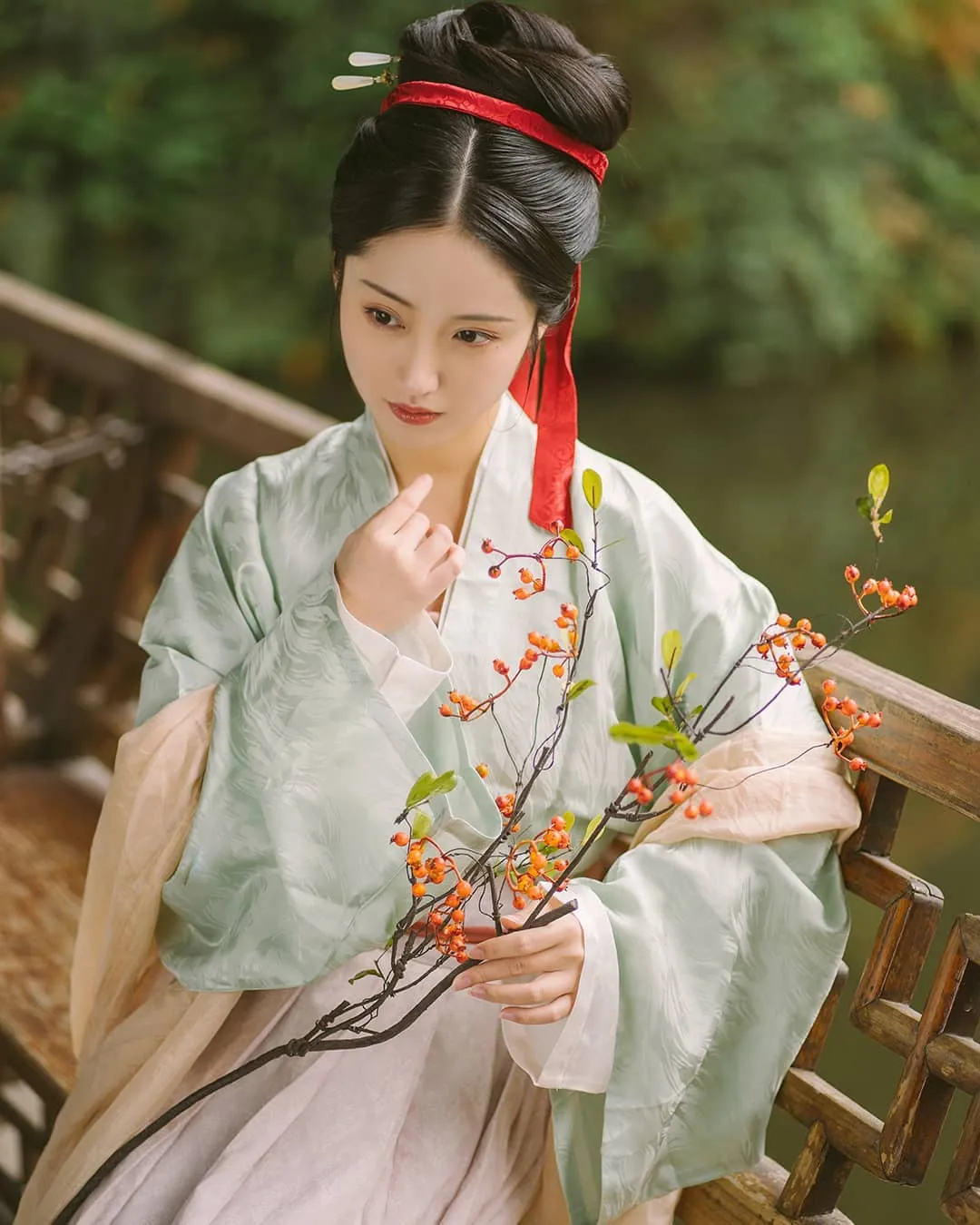 Traditional female clothes • Cross-collar silk dress & Silk ribbon • Song dynasty
————
『宋製•交領齊腰襦裙』
Artist: 小温暖想要个大太阳
Photography: 草莓Dreamy
Clothes: 簪花閣
————
#hanfu #hanfugirl #elegant #chinesegirl #chinesemodel #ChineseCulture #chinesestyle #traditional #culture #model #dress #trending #girl #makeup #beauty #art #photography #photoshoot #photo #tiktok #chinese #asia #asian #China #cdrama #hair #beautiful #汉服 #漢服 #中国