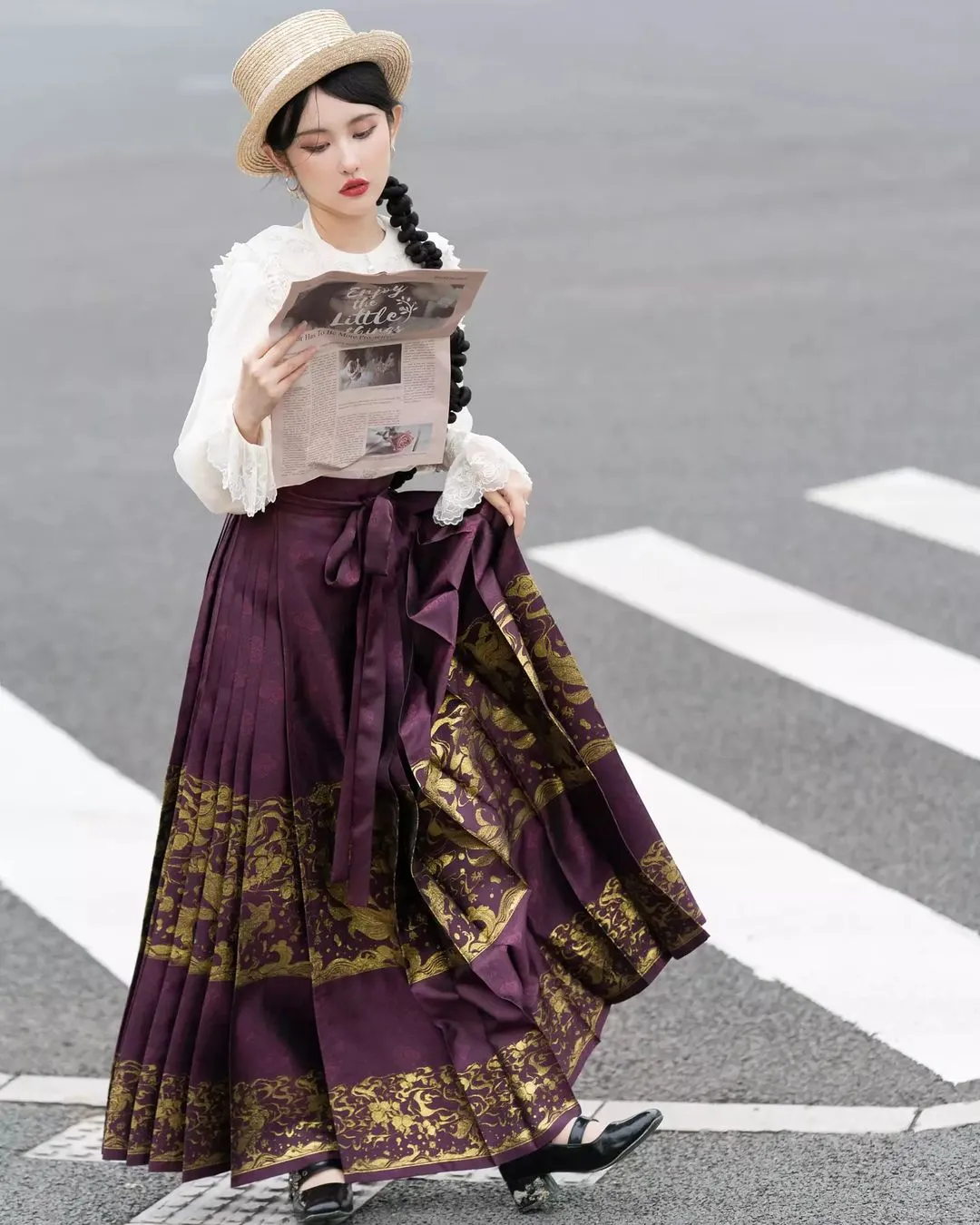 中国🇨🇳明代汉服与现代时装结合~
来源：汉服抽送
#China#Chinese_style #chinese#中国传统#傳統文化#中華風#漢服#漢服日常  #汉服#汉服挑战#汉服摄影 #ChineseCostume #漢服チャレンジ#Chinese_style #中国风#中国#ChineseCostume#chinesefashion #ChineseCulture #ChinaStory#Chinese_culture #hanfu_challenge #hanfu#lgbtq #summer #hydrangeafashion  #outfitoftheday  #hanfugirl #hanfuboy #douyin#tiktok #fashion