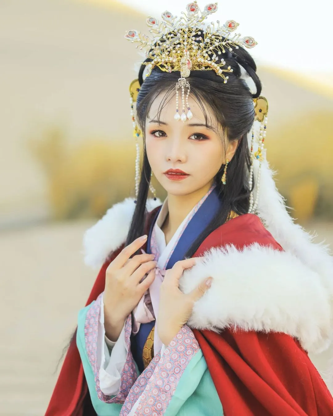 Imitation makeup of Wang zhaojun& One of the four beauties of ancient China •Han Dynasty
————
『漢代•王昭君仿妝』
Artist:  Kumomon
Clothes:鹤庐汉服_则宁
Copyright owned by 秋哒哒
————
#hanfu #汉服 #漢服 #中国 #elegant #chinesegirl #ChineseCulture #chinesestyle #fashion #traditional #culture #model #dress #chinesedrama #girl #makeup #beauty #art #photography #photoshoot #photo #tiktok #chinese #asia #asian #China #cdrama #hair #hairstyles #beautiful