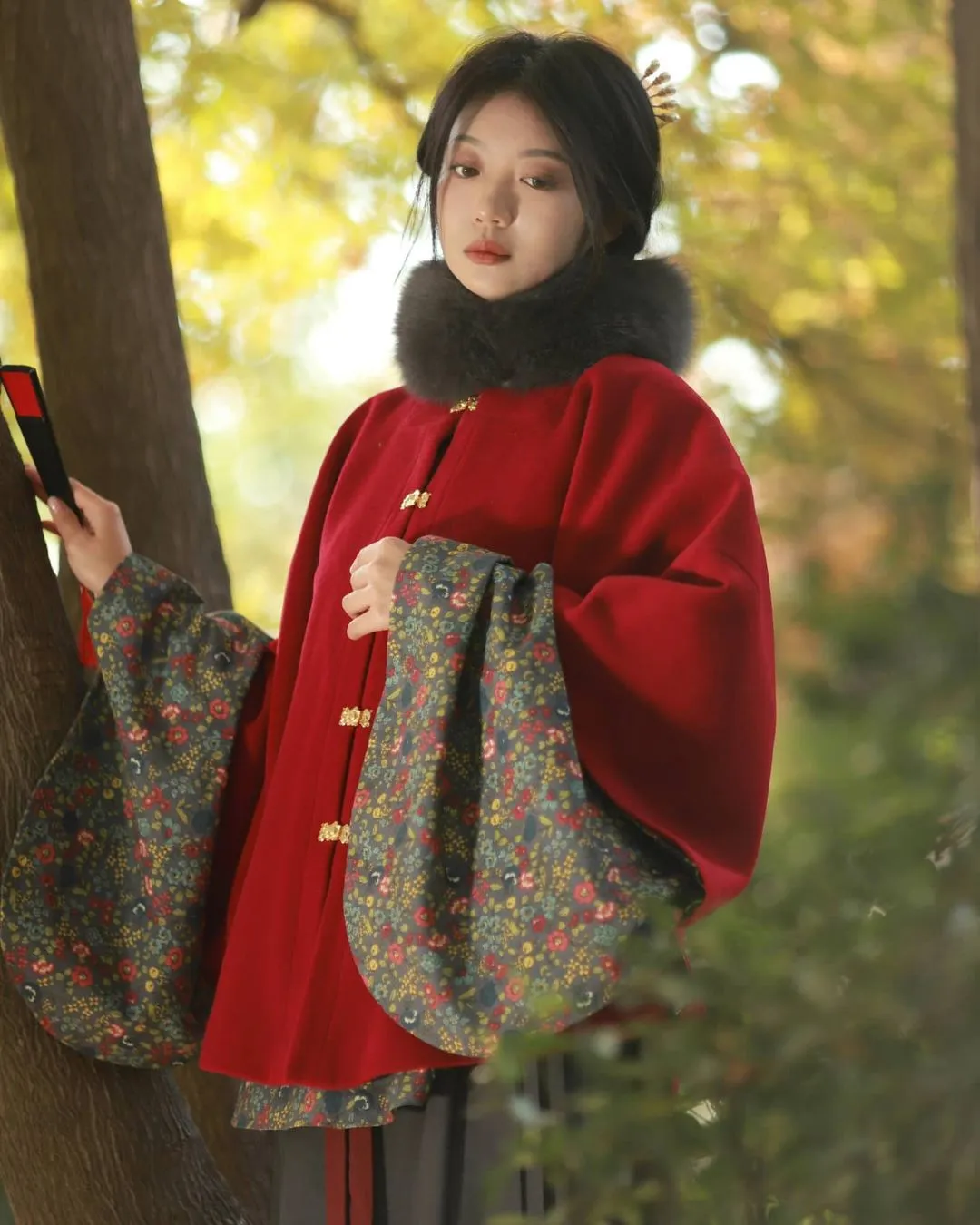 Ming Dynasty hanfu
新年的时候穿这套刚好合适😌
#hanfu #傳統文化 #中華風 #China 
#china #chinese #chineseculture #한푸 #chinesestyle #chinesegirl #汉服#漢服 #traditionalart #girl #chinesetiktok #beauty🇨🇳 #🇨🇳 #traditionalart #hanfudress #ChineseCostume #hanfuphotography #traditionalcostume #traditional#traditionalclothes #traditionalclothing #hanfugirl #dress #traditionaldress #chinesefashion #vedio #color
