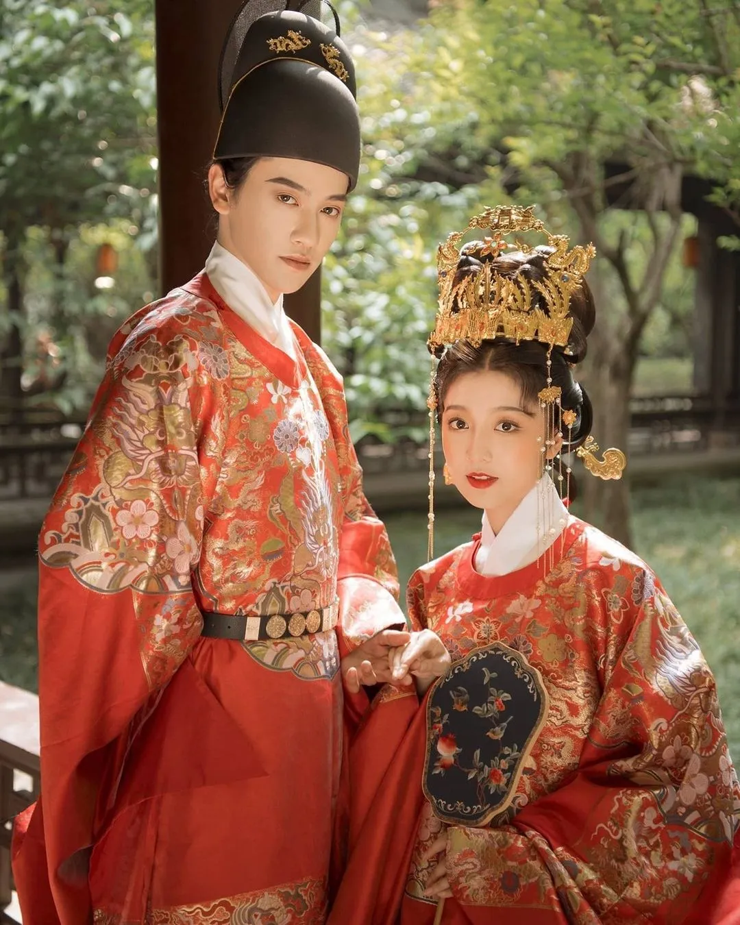 Traditional couple costumes• Ming Dynasty style
————
『國風•明製漢婚』
Artist: 麒麟& 小生
Photographer:晓玉er
Clothes:逸仙居
Copyright owned by 曉玉
————
#hanfu #汉服 #漢服 #中国 #elegant #chinesegirl #ChineseCulture #chinesestyle #fashion #traditional #culture #model #dress #chinesedrama #girl #makeup #beauty #art #photography #photoshoot #photo #tiktok #chinese #asia #asian #China #cdrama #hair #hairstyles #beautiful