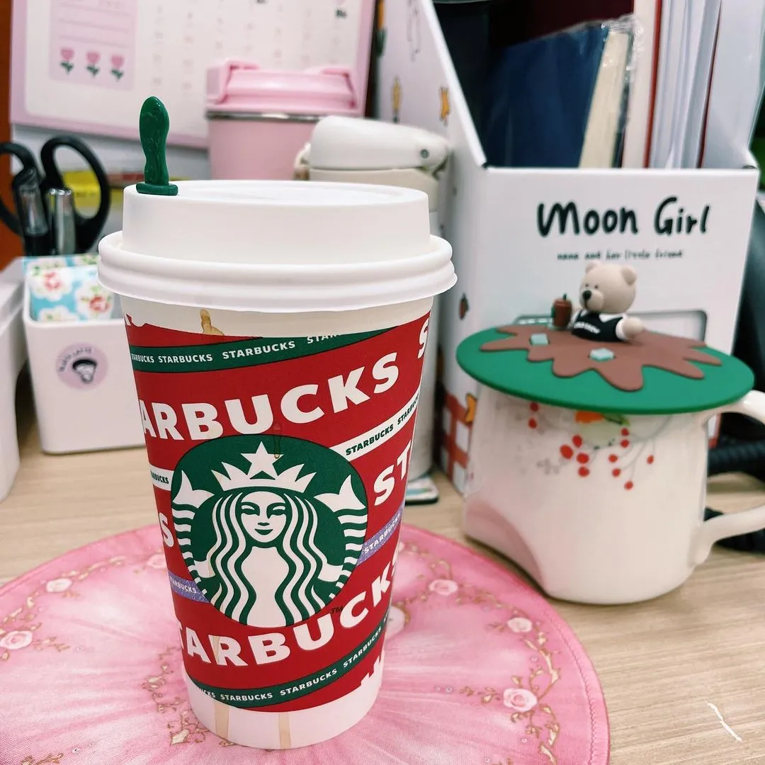 💛太妃回归，冬天快乐❄️
#winter #Starbucks #frappuccino #vsco #office
