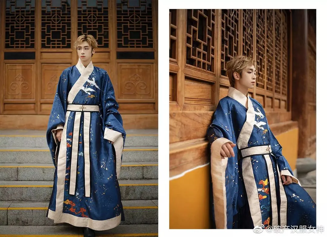 可以冬天穿的汉服~
来源：破产汉服女神
#China#Chinese_style #chinese#中国传统#傳統文化#中華風#漢服#漢服日常  #汉服#汉服挑战#汉服摄影 #ChineseCostume #漢服チャレンジ#Chinese_style #中国风#中国#ChineseCostume#chinesefashion #ChineseCulture #ChinaStory#Chinese_culture #hanfu_challenge #hanfu#lgbtq #summer #hydrangeafashion  #outfitoftheday  #hanfugirl #hanfuboy #douyin#tiktok #fashion