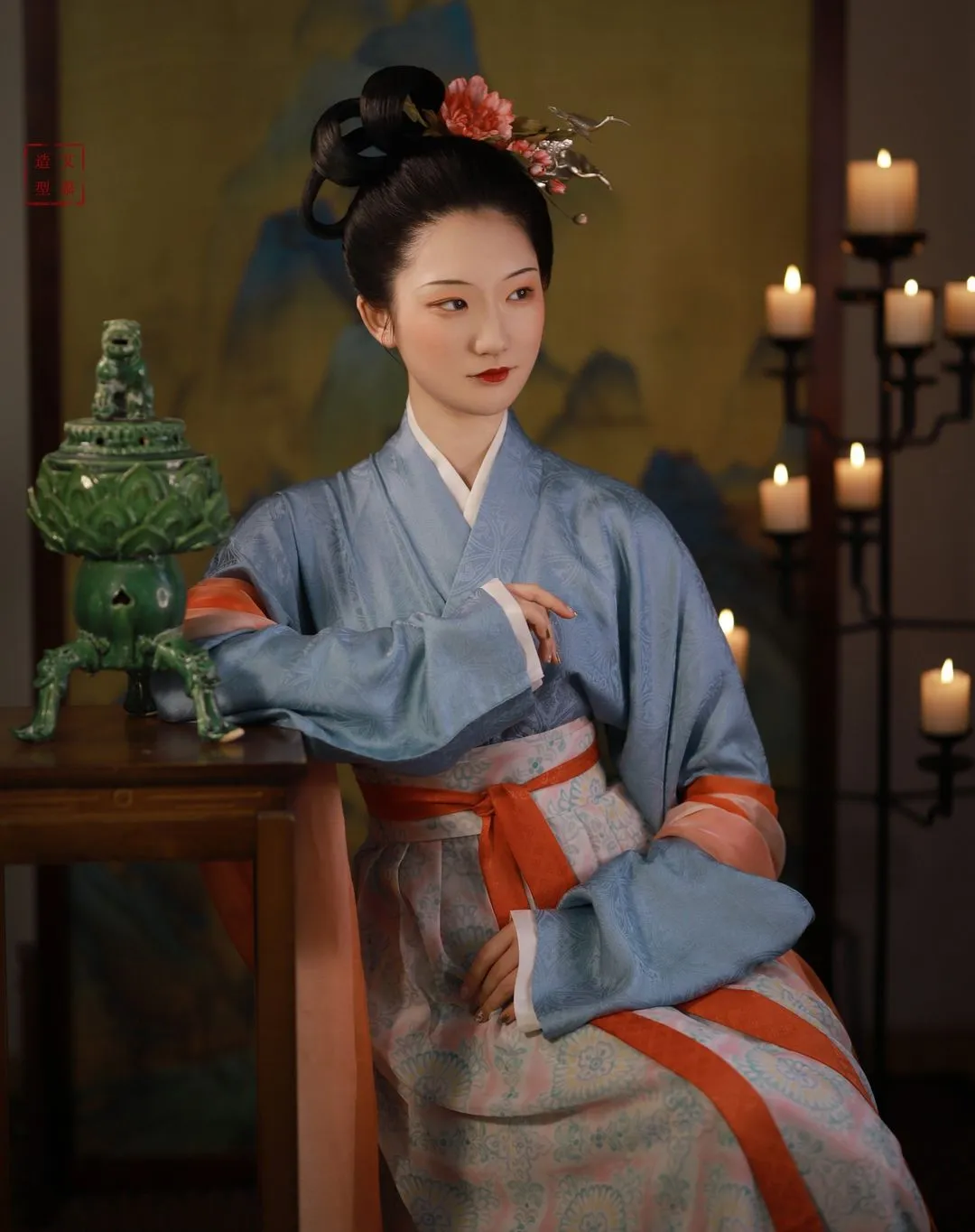 Traditional female dress • Ruqun & Silk skirt • Song Dynasty
————
『裝束復原•交領襦裙』
Artist: 晓琳
Photography: 安小心HL
Makeup: 桑纈 ​​​​
————
#hanfu #hanfugirl #汉服 #漢服 #中国 #elegant #chinesegirl #ChineseCulture #chinesestyle #traditional #culture #model #dress #chinesedrama #girl #makeup #beauty #art #photography #photoshoot #photo #tiktok #chinese #asia #asian #China #cdrama #hair #hairstyles #beautiful