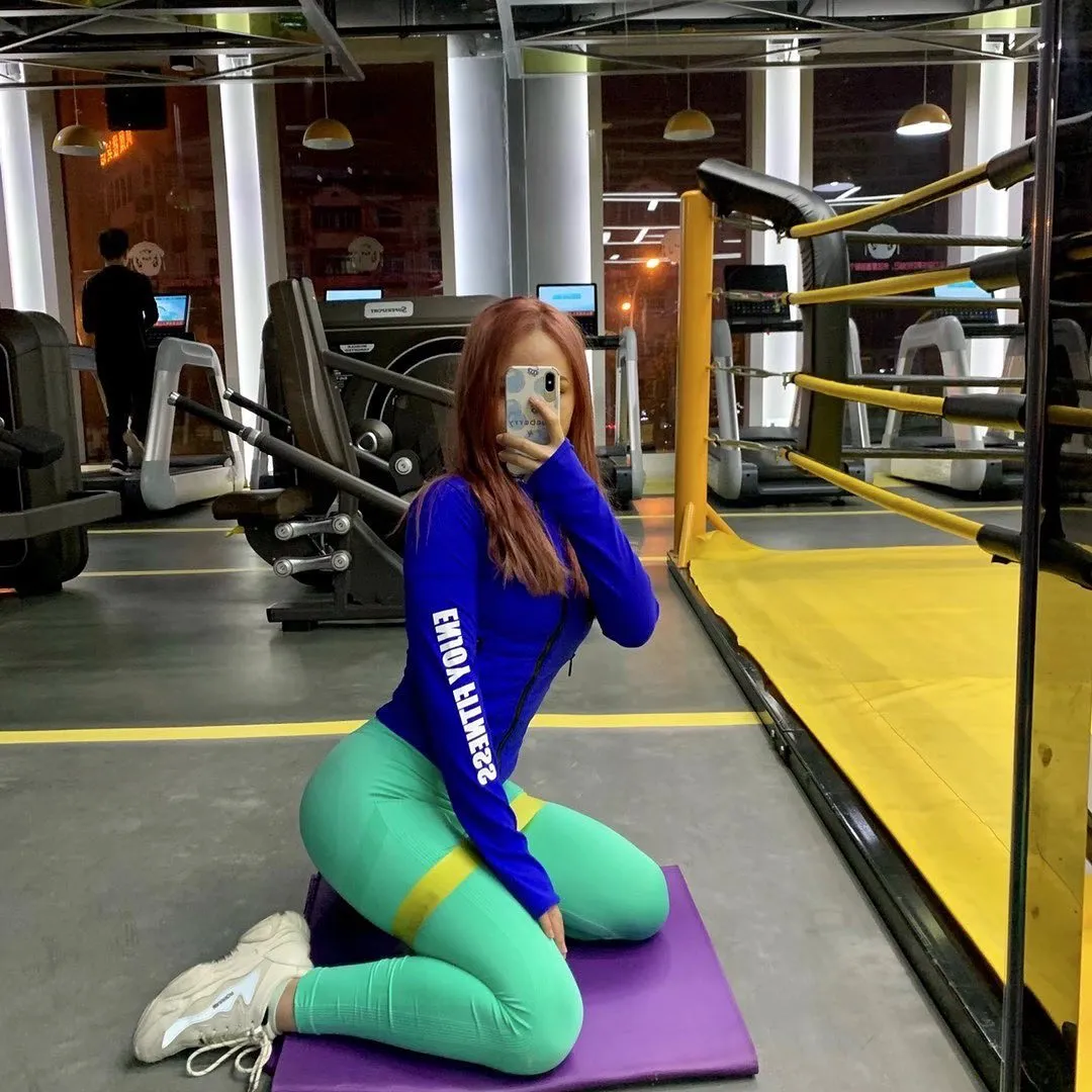 天气变冷了 要多加衣哦
.
.
.
.
#bodybuilding #gym #gymmotivation #fitness #fitnessmotivation #fitnessgirl #gymgirl #workout