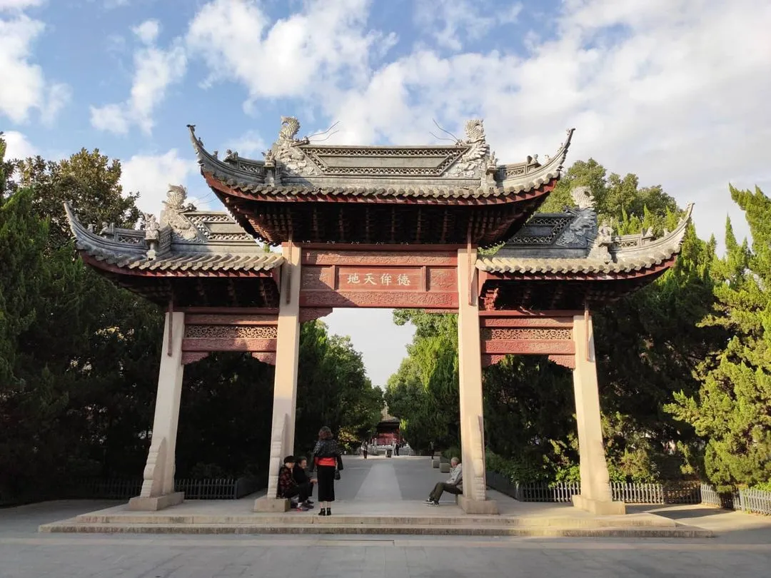 苏州文庙现为苏州碑刻博物馆所在地，里边收藏了宋代以来苏州的大量碑刻文献，以四大宋代碑刻为镇馆之宝，可以通过这些石刻了解古代苏州的历史、文化、思想。

#中国旅游 #江苏苏州 #苏州美食 #苏州旅游 #网红打卡地 #china #suzhou  #chinatravel #chinatrip #photography #photowall #photoshop #chinainstagram #jiangsusuzhou #shantangstreet #suzhoufood #苏州古城 #姑苏城 #文物古迹 #苏州文庙 #苏州碑刻博物馆 #博物馆
